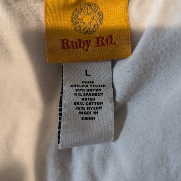 192. Ruby Rd White Spring Top With Lace Overlay - Large - Picture 3 of 3